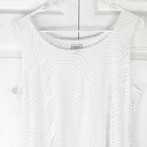 Avenue White Lined Crochet Sleeveless Top Size 14/16